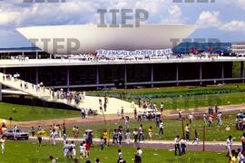 Política : BR-SPIIEP_INF-EDP-DPS_POL-075-13 [diapositivo]